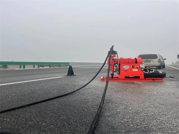 合山马路路基路面开裂下沉注浆加固灌浆