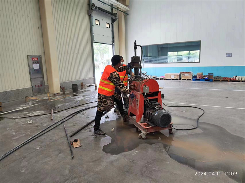 合山厂房地面下沉塌陷注浆加固施工